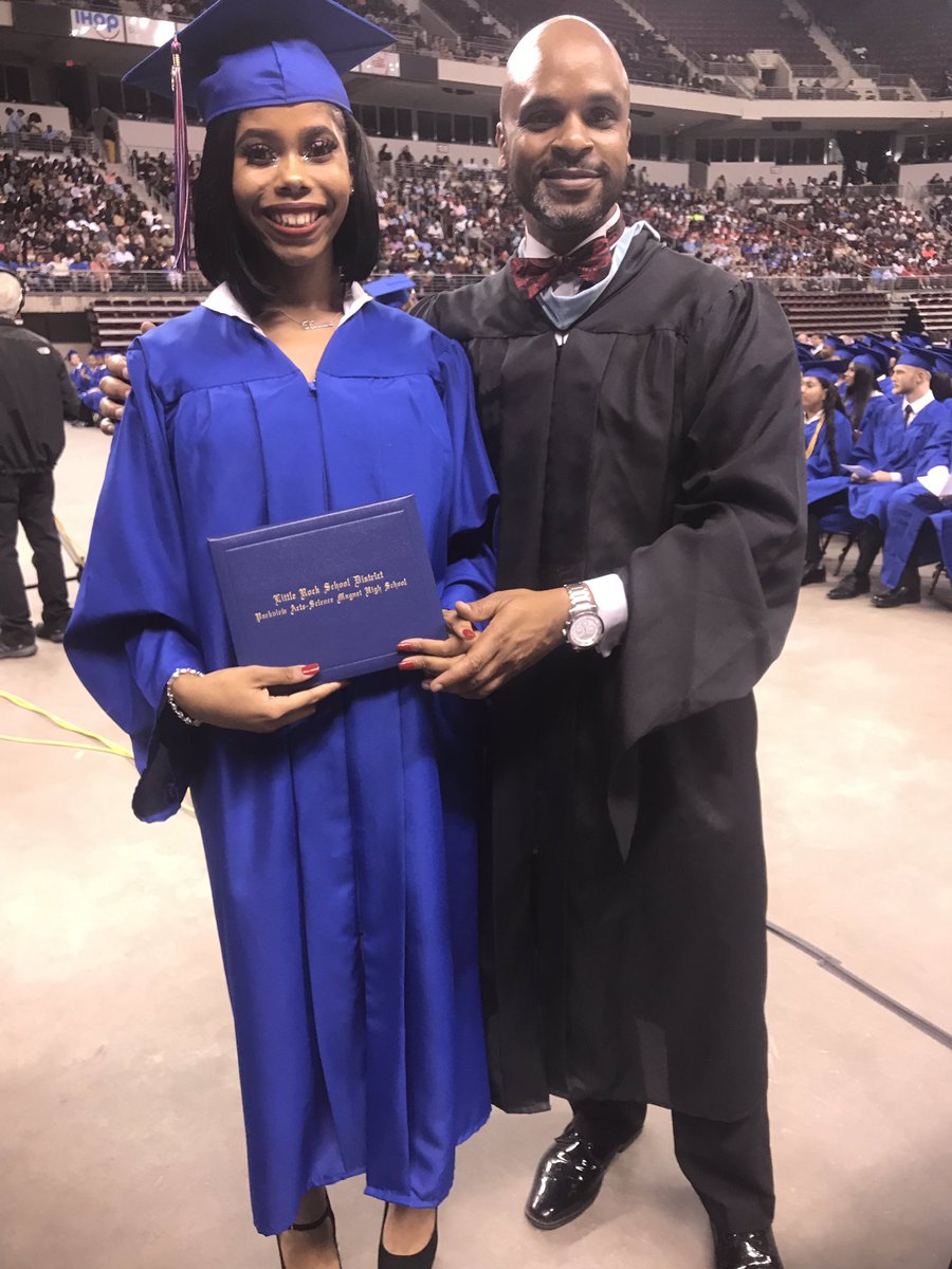 PvNation_'s tweet photo. Congratulations to these young individuals that have made it to the next level! We wish you all a farewell and good luck from here on out! 👨‍🎓👩‍🎓#classof2019 #pvnation #band https://t.co/pgBeYN2GpZ