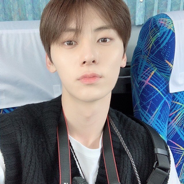 89MOON2's tweet photo. 헐 옵황 !!!! 민현아 오늘도 따뜻한 하루 보내길 💜💜 https://t.co/ozwtLxtWIq