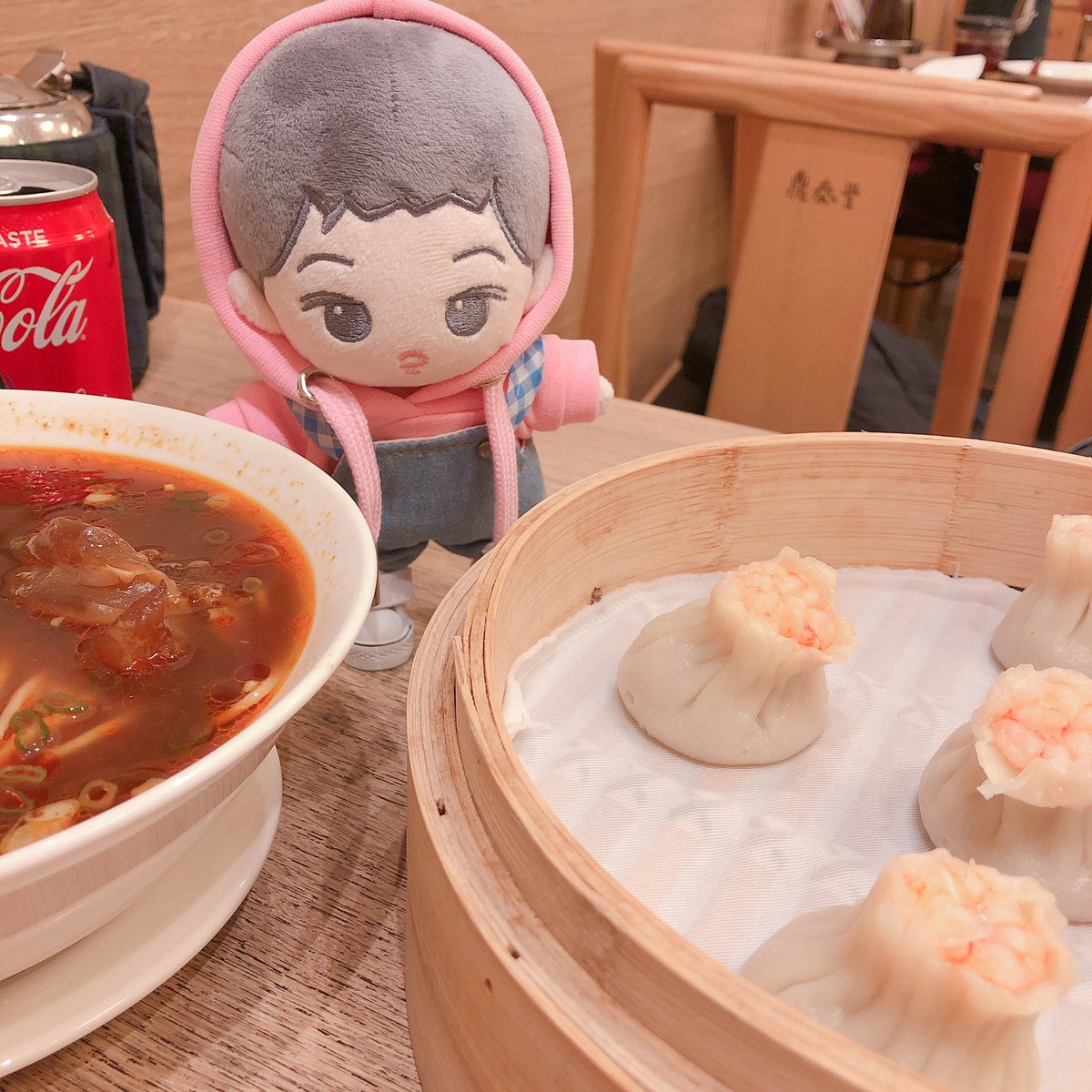ang_lin2's tweet photo. 앙린 in taipei 🇼🇸✈️

행복했오 정말☺️💚

#꼬앙린
#라이관린인형 https://t.co/BhCyWmrd71