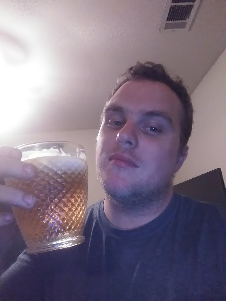 Halfpintspoint's tweet image. #WhiskeyWednesday comes 40 minutes early because I say so @WildTurkey with @CanadaDry closes out this shitty day #PinMePayMe