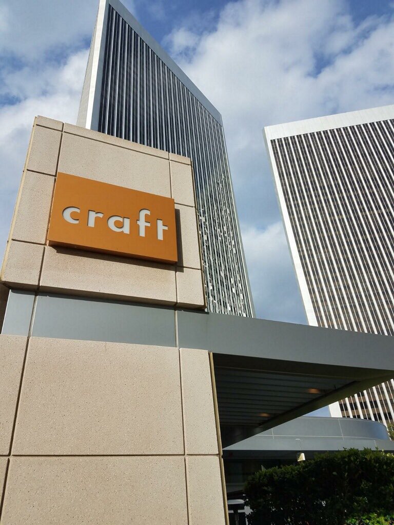 ACG_LosAngeles's tweet photo. ACGLA U-40 is raging at @CraftLA in Century City!
.
.
.
#craftla #acgla #acglau40 #networking #U40 #bankers #professionals #mergersandacquisitions #finance #centurycity #losangeles #professionalsunder40 https://t.co/fCcaCi27gx