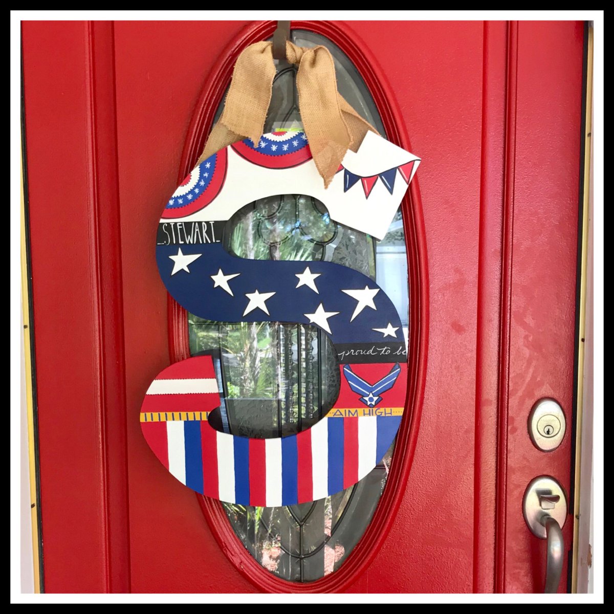 valorieoart's tweet image. proud to be...loving our #american themed #initialletter just in time for #memorialday

#valorieoart #america #homedecor #interiordesign #starsandstripes #smallbusiness #handpainted #patriotic #patriotism #vets #militaryvets #redwhiteandblue #artist 
info:valorie@bauercorp.com