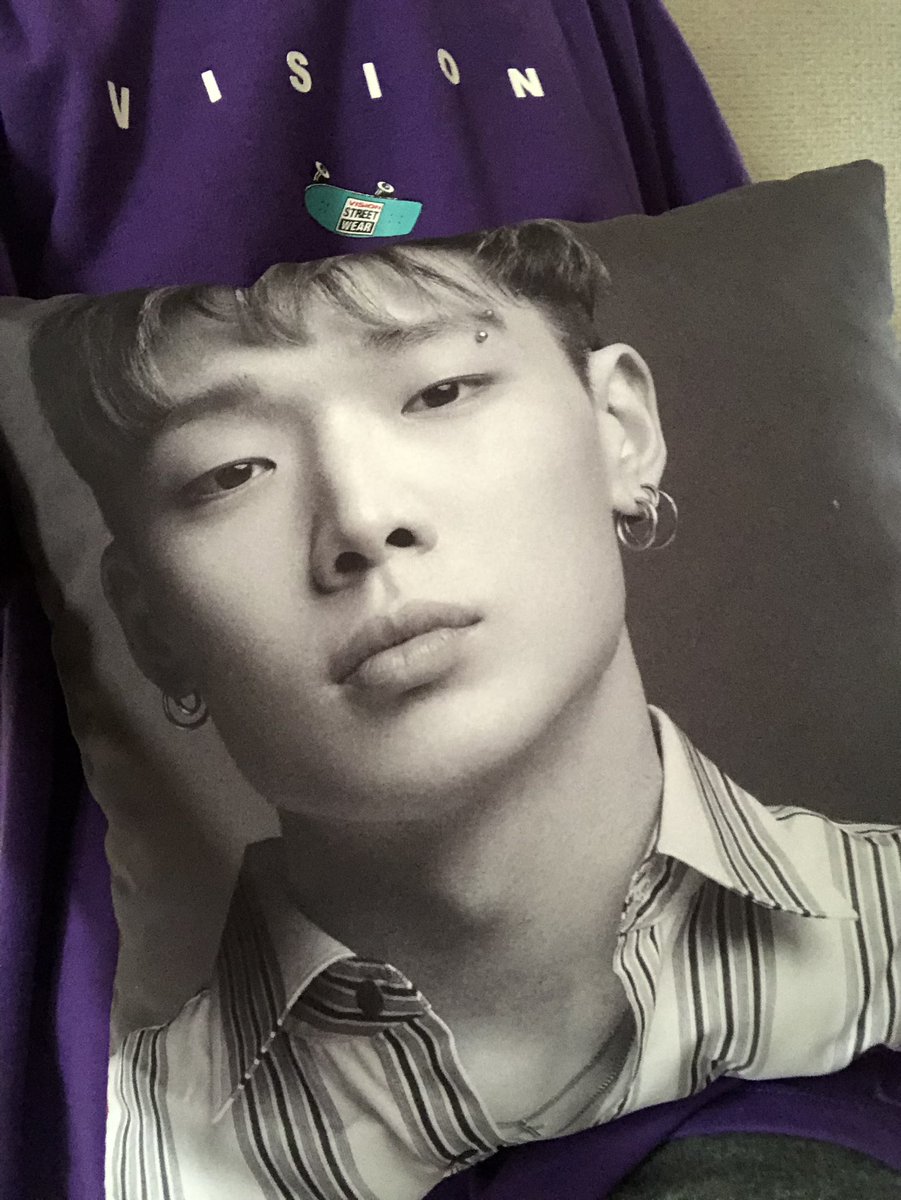 Park_LuvYou's tweet photo. Bobby's cushion and mini-konbat key holder arrived.π€π»πβ€οΈ
I will use it carefully. I hug Bobby and intend to sleep. π΄π€π
#iKON #μμ΄μ½
#γγ #bobby #λ°λΉ #kimjiwon #κΉμ§μ #ιη₯ε
#YG #ygrapper #coolrapper
#iKONFANMEETING2019Goods https://t.co/cNJwrGFe88