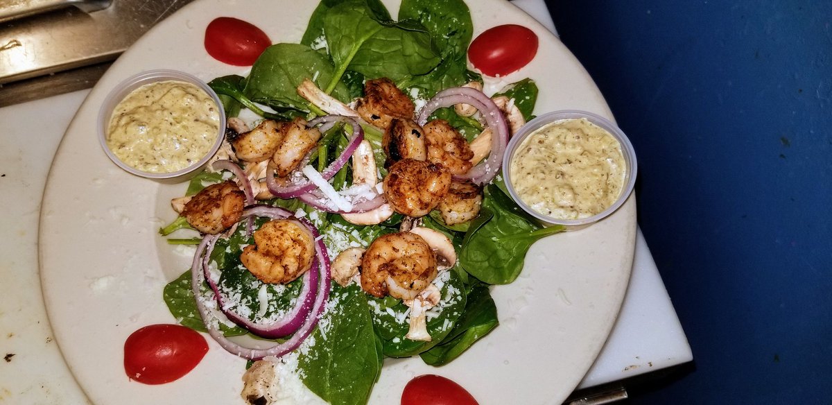 brucerb1's tweet photo. Salads I made at the Shimmy Shack today...delicious #shimmyshack #imadeitmyself https://t.co/KQteGNyKea