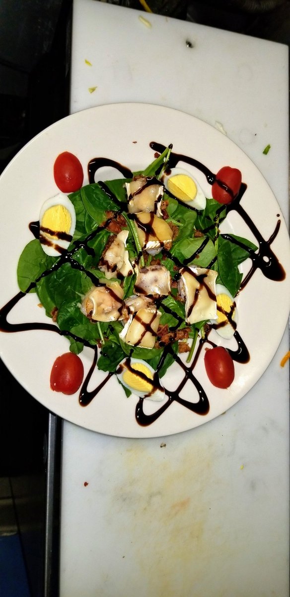 brucerb1's tweet photo. Salads I made at the Shimmy Shack today...delicious #shimmyshack #imadeitmyself https://t.co/KQteGNyKea
