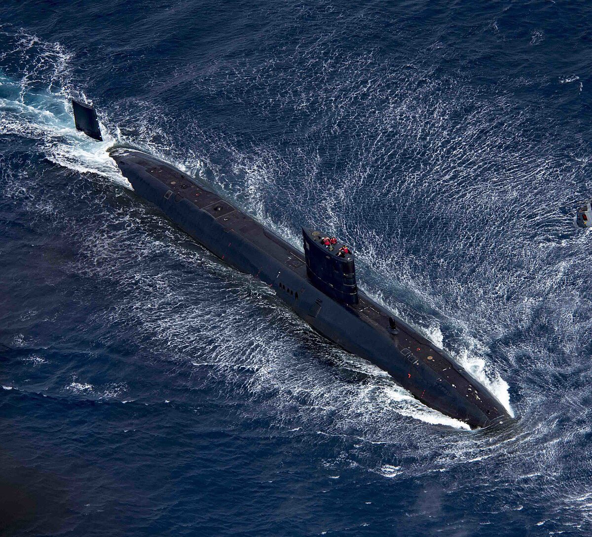 #OnThisDay 2013 HMS TRENCHANT returned to <a href="/HMNBDevonport/">HMNB Devonport</a> after 335 days away, most of which was east of Suez. This was the longest patrol by an <a href="/RoyalNavy/">Royal Navy</a> #submarine and although the crew rotated, 7 completed the whole trip. The key stat. Is they got through 20,592 snorkers!