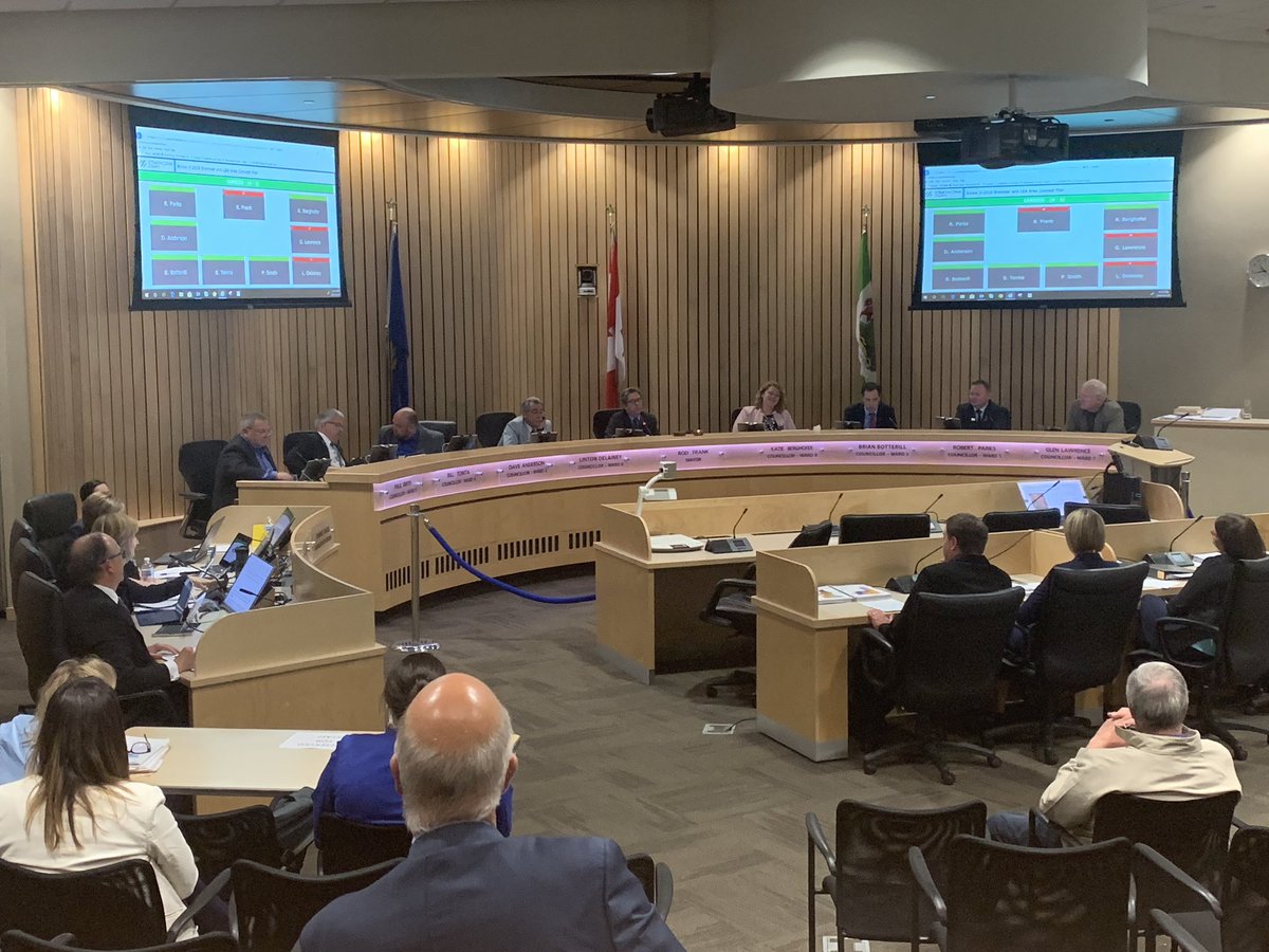 Council passes amendment to the Municipal Development Plan and giving first reading of the Bremner Area Concept Plan and to send it to EMBR for approval. Vote 6-3: Frank, Delainey, Lawrence opposed.
Developers are already shaking hands. #shpk #strathco
