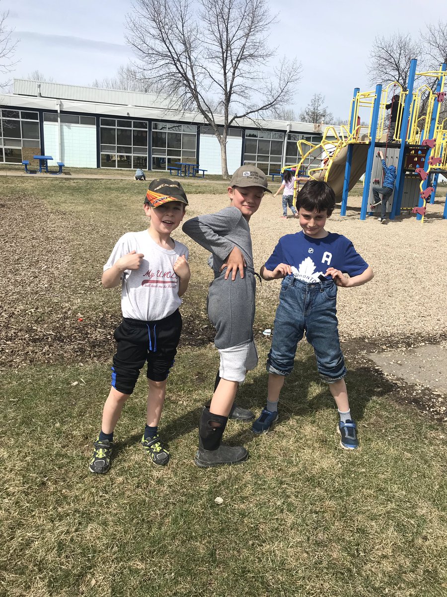 ngpsscs's tweet image. “Miss Duplessie look we are old men!” Some goofy kids enjoying their extra outside time. #goofies #outsidefreetime #enjoyingtheweather