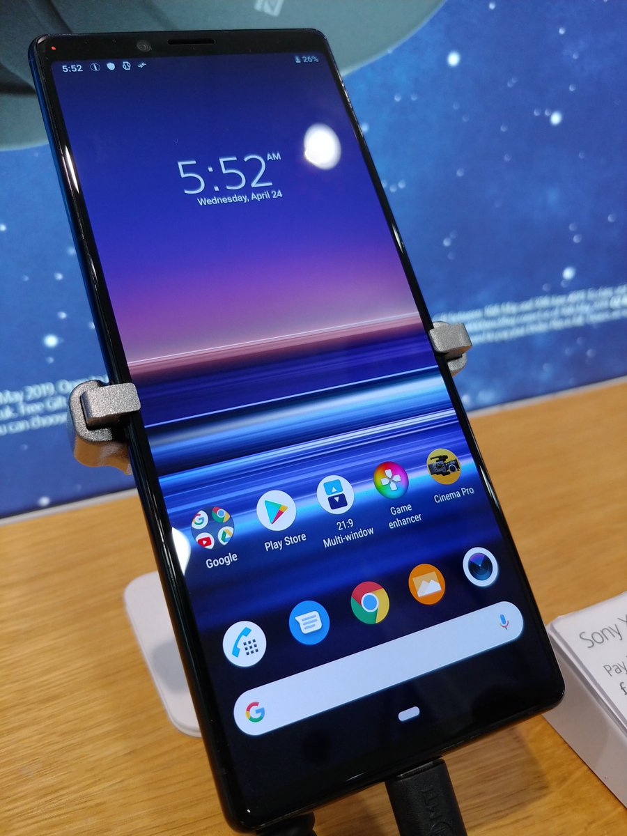 GWR23's tweet photo. @sonyxperia hay sony, i just want to say how very close you got this phone to perfect, i just wish you'd have a headphone jack #Xperia1 https://t.co/bzeJBHZY9A