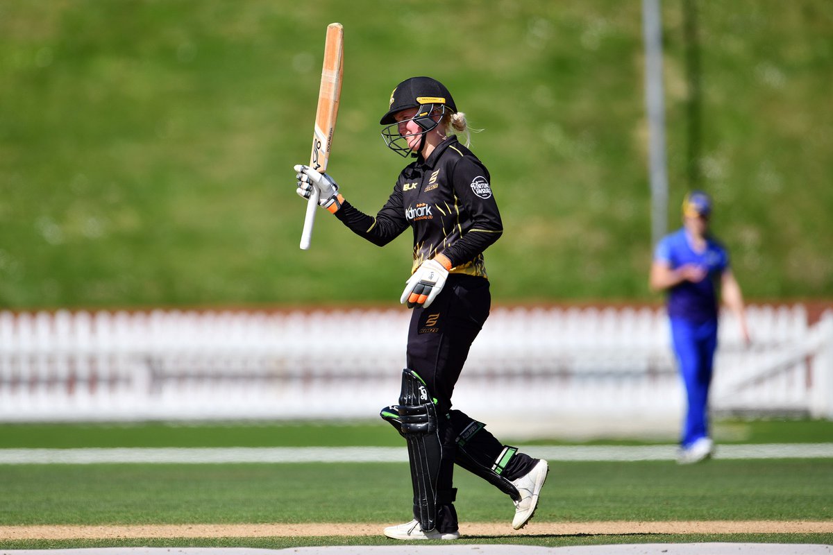 WHITE FERNS tweet media