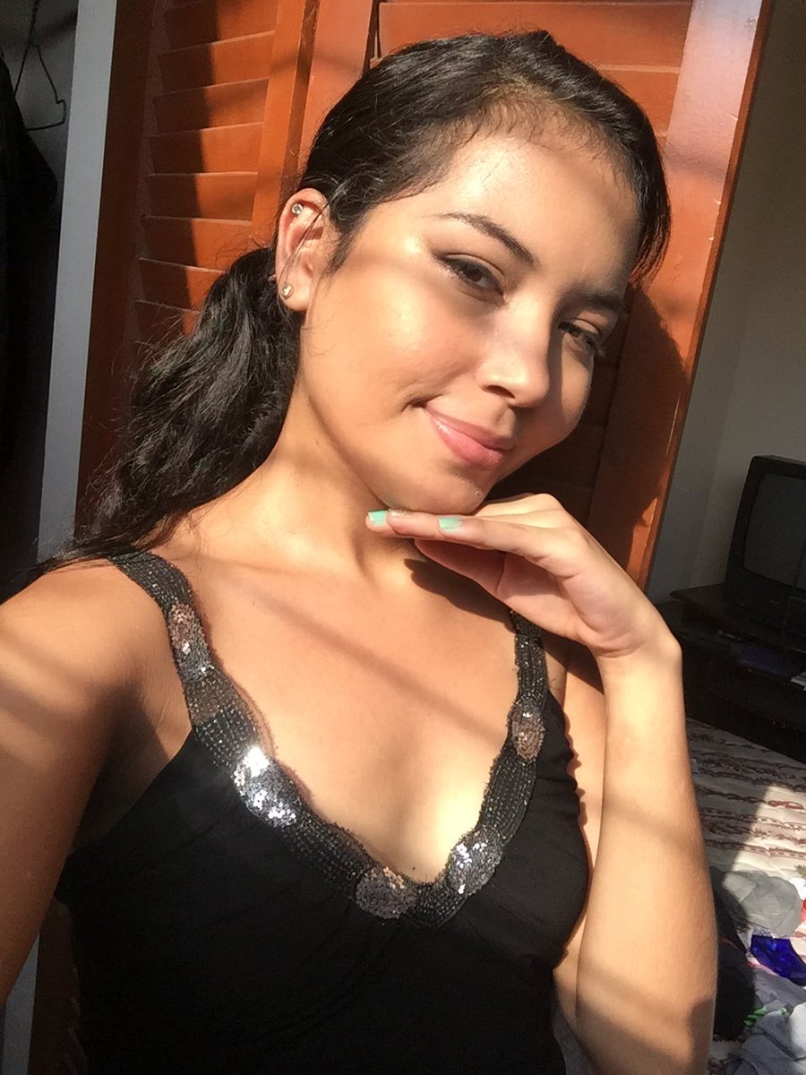 GeorgiManzano's tweet image. Like Rembrandt, I like to show my personality through my self-portraits. That’s why I took this pic where is reflected part of me: tenderness, serenity and light (i think the sunlight was great to achieve this) #YoSoyEspol #ArtHomework #Fadcom #selfie, #selfielife @pietrospeggio