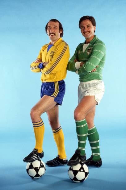 OldFootball11's tweet photo. #PatrickRevelli (#FCSochaux) and
#ChristianLopez (#SaintÉtienne).
#Only90 #ASSE https://t.co/9DFZk119UL