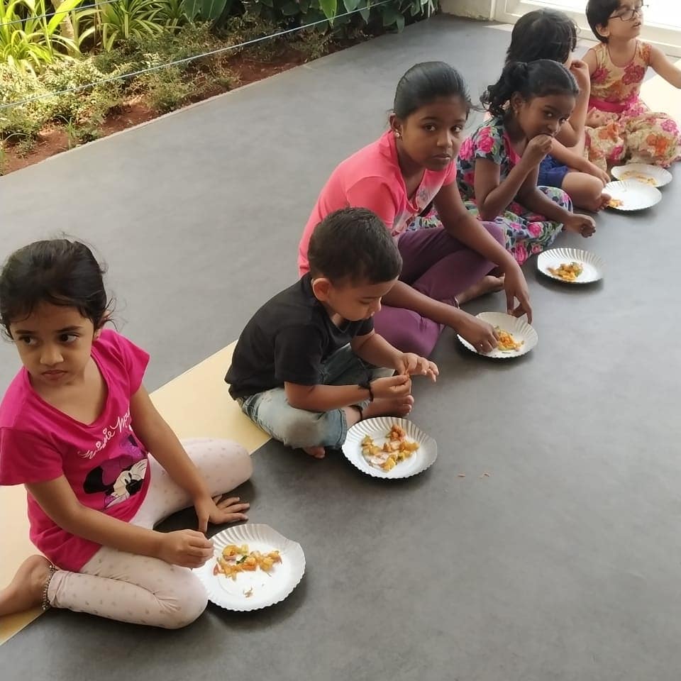 SGPreSchool's tweet photo. ✔✔Pineapple Chat

Children at the summer camp were engaged in fireless cooking and one of the delicacies included pineapple chat.  

#summer #Summer_Camp #learnthroughplay #activity #largest #preschool #global_preschool  #best_preschool  #girinagar #girinagar_circle  #bsk https://t.co/cxDlZVLqQW