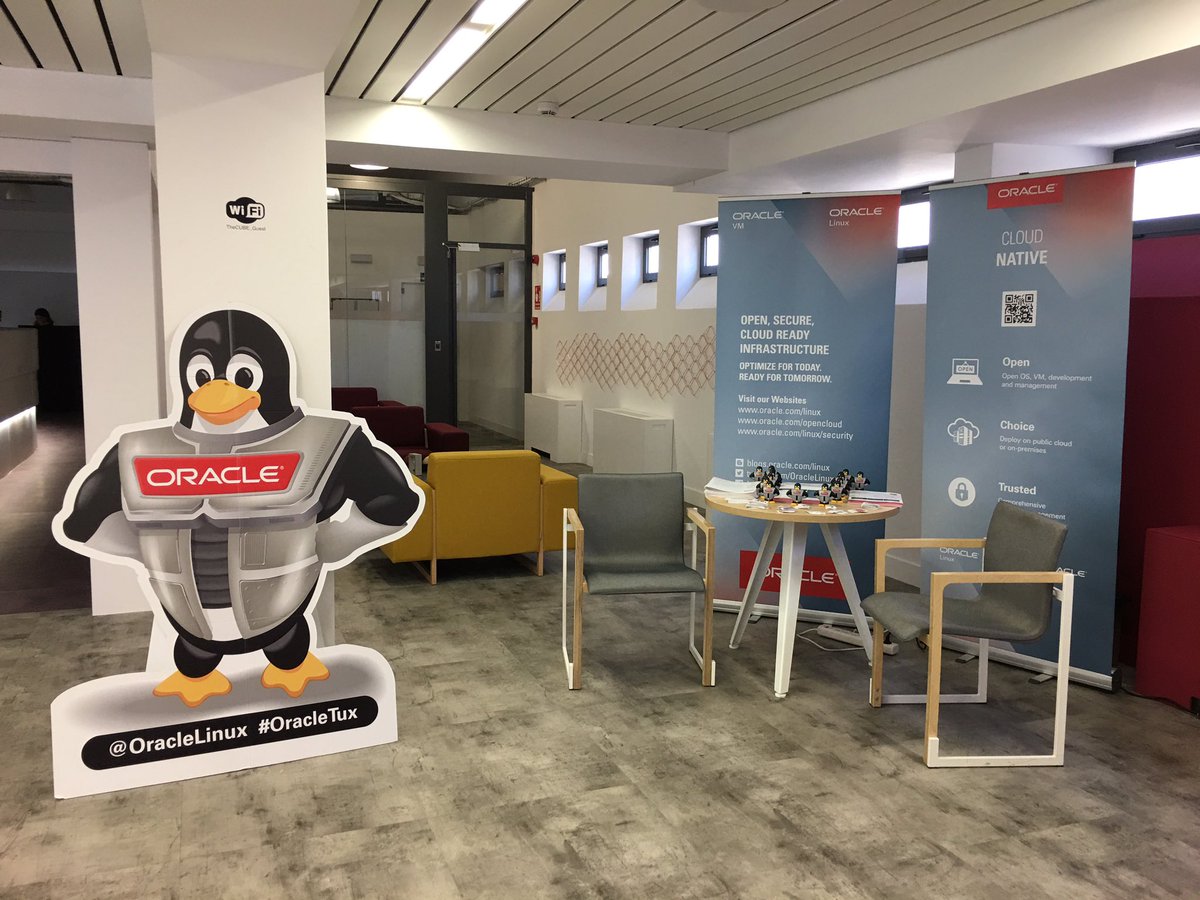 Francisco_09's tweet image. @OracleLinux is ready for the #OCodeExploreSP in Madrid today #OracleTux @oracle_es