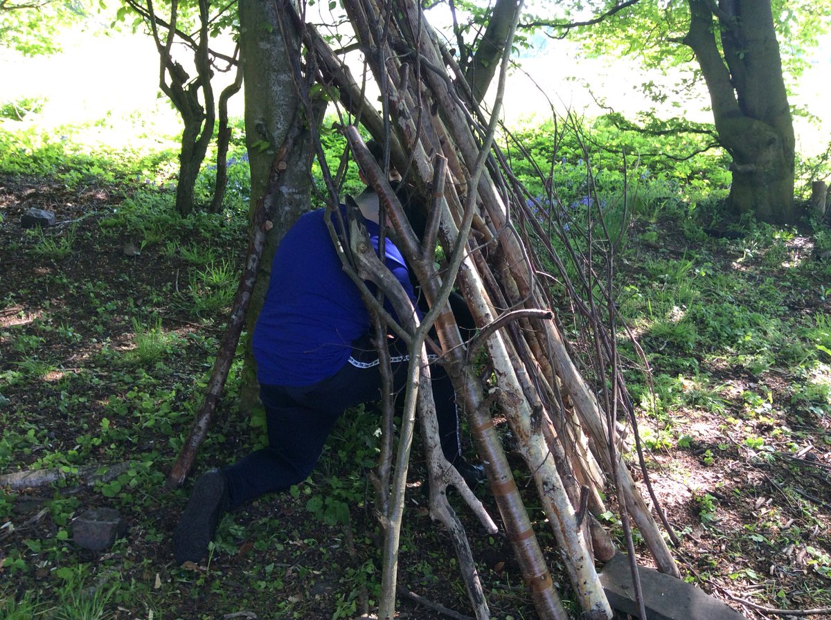 AdoptaMonument's tweet photo. Last week we started working with @DightyConnect & @BraeviewAcademy to explore the heritage along the #Dighty Burn in Dundee. Workshop 1 built Mesolithic Shelters using the @HeadlandArchUK Mesolithic Structure as inspiration. FYI - The tire is our flint knapping seat! https://t.co/gM6cjIDNOD