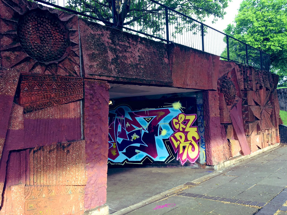 smart_leona's tweet photo. When I first pulled up at Hockley Circus flyover this morning for @bbcwm and saw this I thought π³ but then I discovered these amazing murals which @brutifulbrum want more people to know about... and so they should! π€© #brutilism #architecture #lovebrum #birmingham #hiddengems https://t.co/LE9sivqJ8F