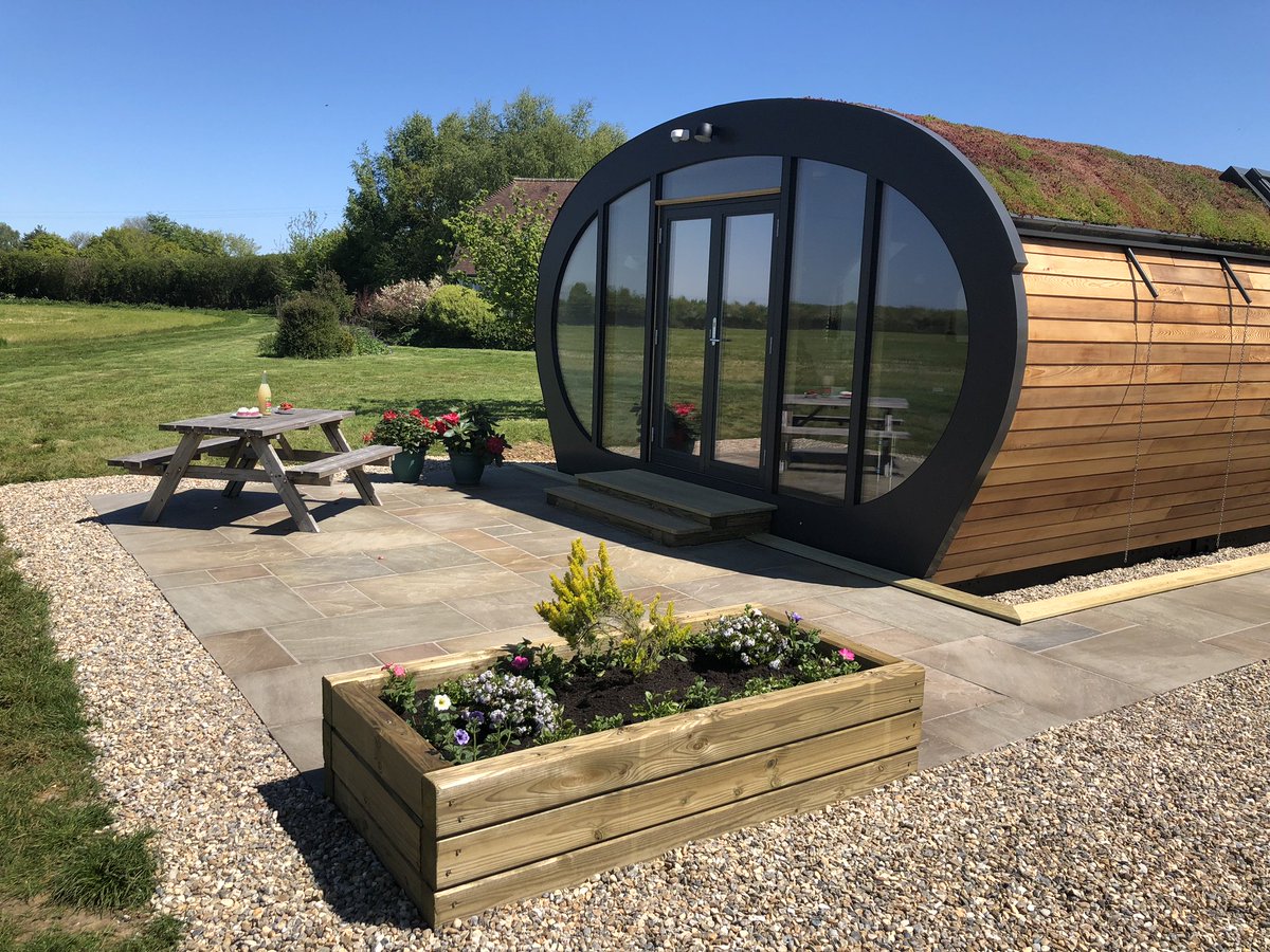 GreenUnitUK's tweet photo. Excited to share details of our newly installed ARC at Great Field Farm in Kent. This photo shows the beautiful glazed end that overlooks acres of greenery + wildlife 🌿🌼🐿️
See more -> https://t.co/iMfDsRrX4n
#offsite #ecobuildings #sustainability #GreenUnit #GreatFieldFarm https://t.co/uK3tB8ollA