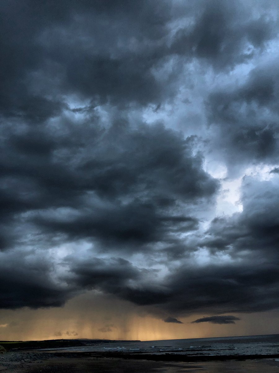 Stunning storm clouds passing over #berwickupontweed 
#northumberland #coast <a href="/ShielGeorge/">George Shiel Golden Gate Farne Islands Boat Trips</a> <a href="/alnwickgazette/">Northumberland Gazette</a> <a href="/NlandNP/">N'land National Park</a> @NTNorthd_Coast <a href="/CottagesInNland/">Cottages in Northumberland</a> <a href="/WildNland/">Wild Northumberland</a> <a href="/coast_care/">Coast Care North</a> <a href="/GreatN_Land/">Great Northumberland</a> <a href="/VisitNland/">Visit Northumberland</a> @northcoastaonb <a href="/NNTourism/">North Northumberland</a> @NorthEastNT <a href="/coastmag/">Coast Magazine UK</a> <a href="/VisitBerwick/">Visit Berwick-Upon-Tweed</a> <a href="/BerwickProject/">Berwick Upon Tweed Welcome Visitor Project</a>