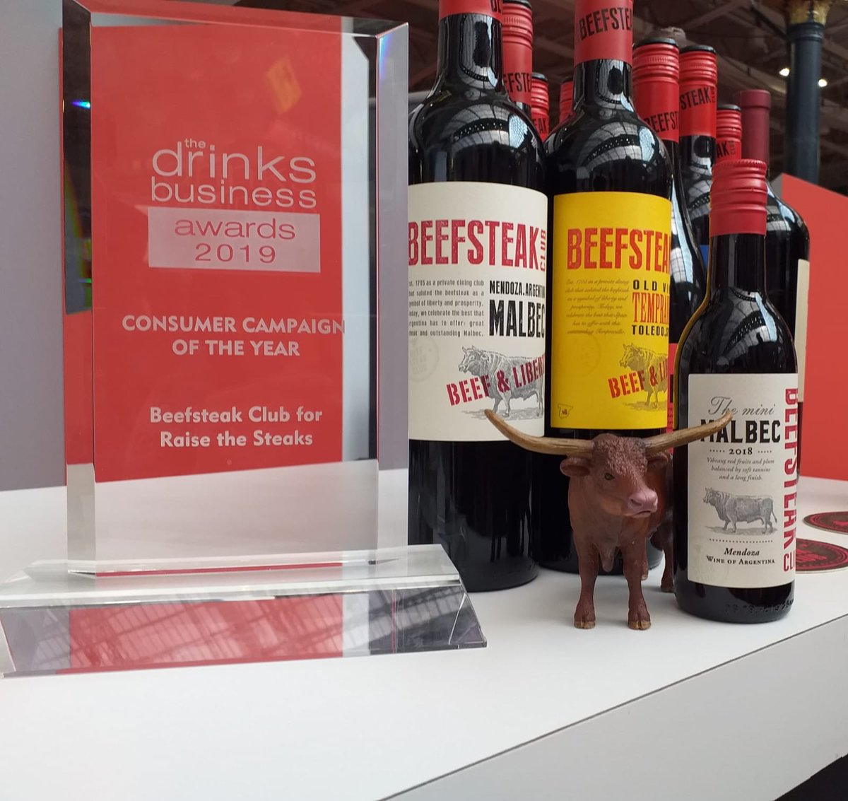 Ehrmannswines's tweet photo. We’re thrilled to have received an award for Best Consumer Campaign at the 2019 Drinks Business awards yesterday for our Beefsteak Club Raise the Steaks Campaign! #RaisetheSteaks
@teamdb #drinksbusinessawards #dbawards https://t.co/4DawbtMp7P