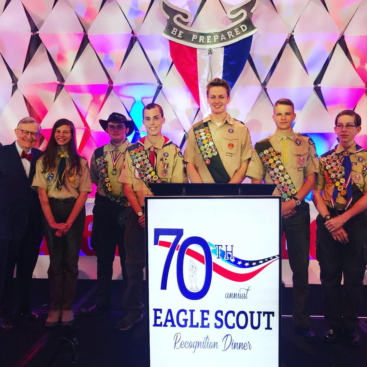 BSALHC527's tweet photo. Last night we honored over 400 of the newest Eagle Scouts in the Laurel Highlands Council! Special thanks to @gordongee for for his inspirational AND comical speech.
Congratulations Eagles 🦅! https://t.co/R2Rdp8WFu9