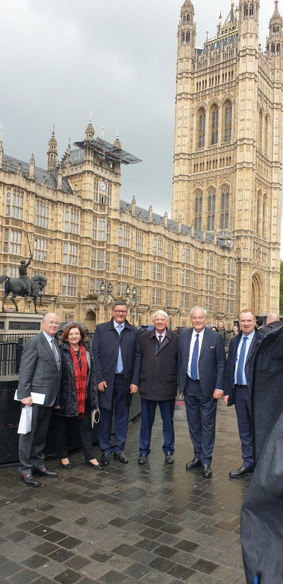 sutour's tweet photo. BREXIT , le groupe de suivi du Sénat en déplacement à Londres et Édimbourg.  https://t.co/Qm79r0sFO5 https://t.co/9uTSOxmxMU