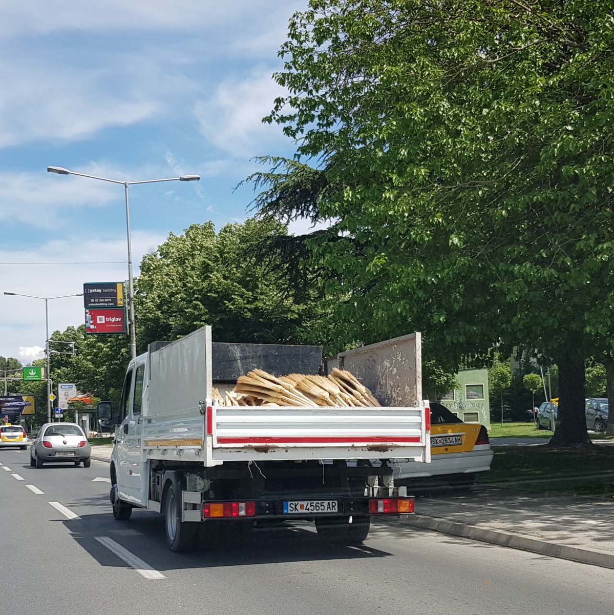 Ааа, ќе почиња изгледа ...
