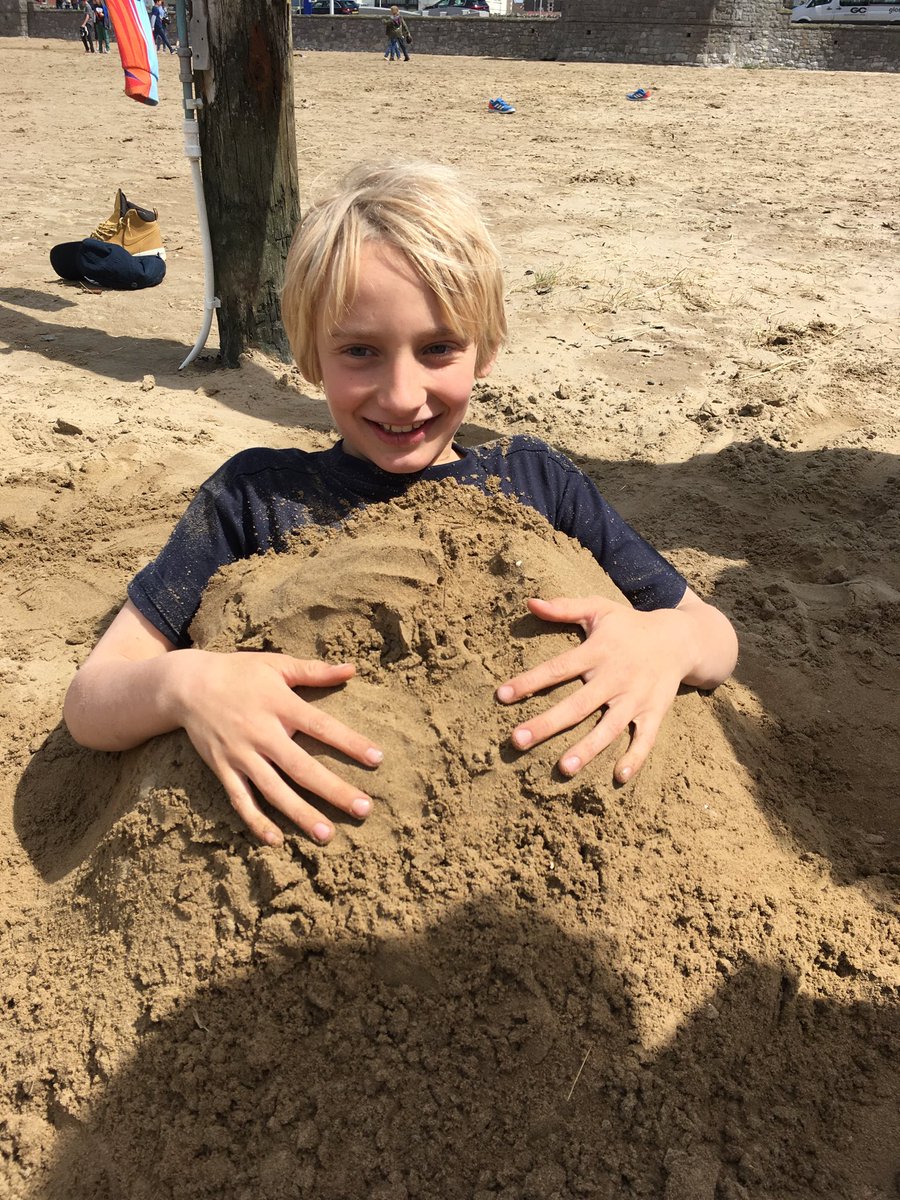 DunhurstCamps's tweet photo. Fun on the beach #Group2Camp https://t.co/lnFu4aLHgb