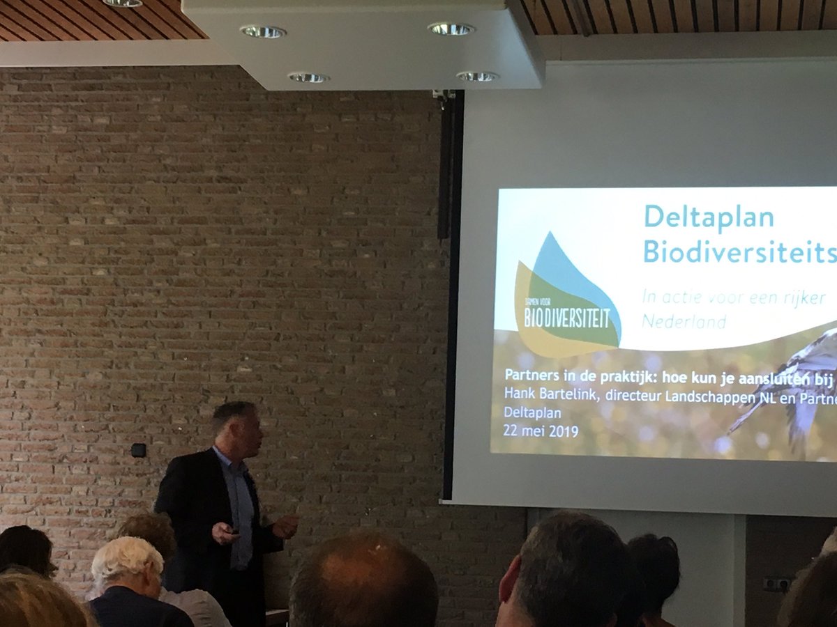 Hank Bartelink op bijeenkomst Deltaplan #biodiversiteitsherstel Next Steps te Lunteren: Met elkaar doe je het. Partners gezocht om zich in te zetten voor biodiversiteit. Gericht een beweging in gang zetten en droom verwezenlijken. samenvoorbiodiversiteit.nl