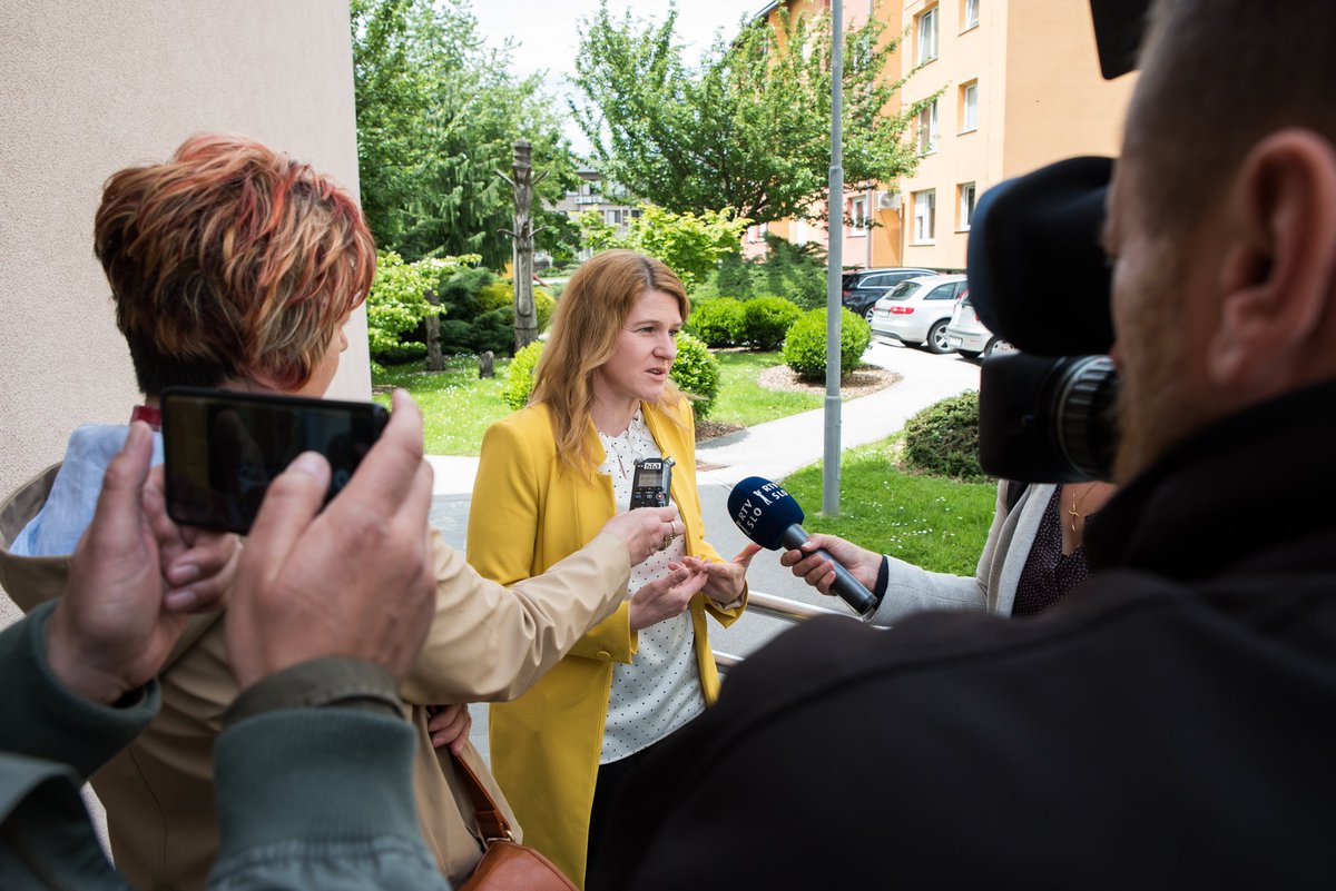 ➡️PREDČASNE VOLITVE⬅️ Naš #glas je naše orožje proti politiki zastraševanja in delitev, proti politiki praznih obljub in korupcije. To navidezno #malo dejanje - glasovanje - ima #velike posledice za naš svet. 📌<a href="/povezimo_se/">Povežimo se</a> Več ▶️ povezimo.se/novice-vse/glas