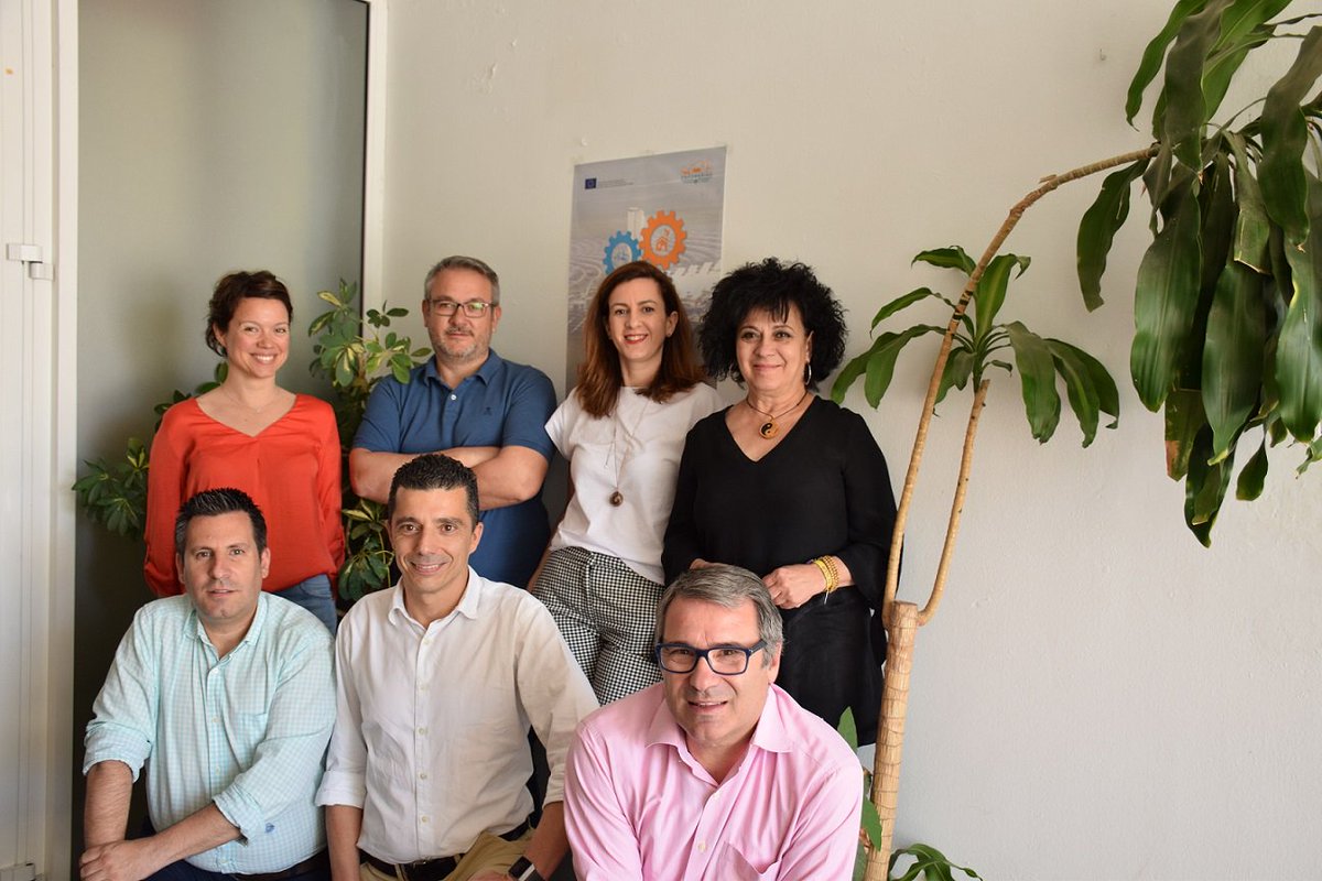 AndaluciaAMAyA's tweet photo. En la Agencia, reunión de Junta Local de la Energía @Empowering2020. Técnicos @Arahalcomunica, Sanlúcar la Mayor, @Ayto_P_Cazalla, Peñarroya-Pueblo Nuevo, Morón de la Frontera y @baena_es elaboran Plan Acción por Clima y la Energía Sostenible para reducir carbono #sostenibilidad https://t.co/m98LRRaYV7
