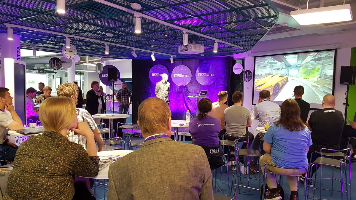 KoppaLeena's tweet photo. TechBites - Digital Twin tapahtumassa @OskuTorro aiheena Sosiaalinen #VR ja vuorovaikutuksen uusi ulottuvuus. 
#techbitesTRE #sosiaalinenVR #tulevaisuus #TampereUni #humanpotentialunlimited #DigitalTwin #tampere https://t.co/aQW82svFal