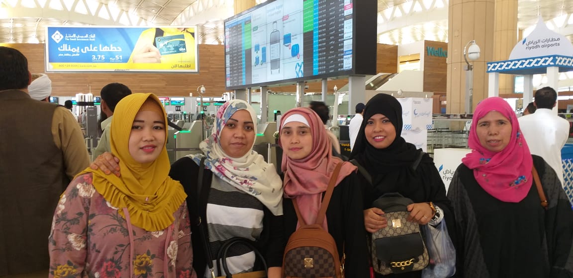 IndonesiaInRYD's tweet photo. Tgl 21 Mei 2019 KBRI Riyadh berhasil pulangkan 28 WNI/PMI kurang beruntung korban penyalahgunaan visa. Pemulangan ini terlaksana setelah negosiasi intensif dgn Imigrasi Arab Saudi guna menganulir denda imigrasi yg mestinya dibebankan kpd korban.
@Kemlu_RI https://t.co/sUbW8Eokvb