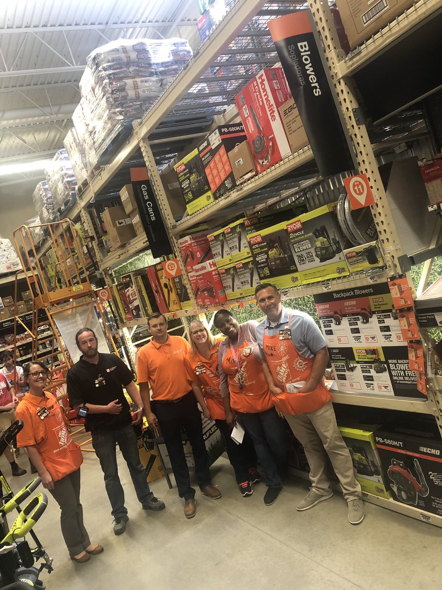 misshd03's tweet photo. Recognition to Alan!!! 🎉🙌🎉🙌Business walk! MET Partnership! A day of great conversation to learn and drive an improved Customer Experience! #LeanIN #BIG3 #leadDevelopExecute! #SAFETY #INSTOCK! @JustinReedTHD @MelissaKTHD @deborah_rambo @AngelaWires @RenaHubbard30 https://t.co/Ep0NXUukSi
