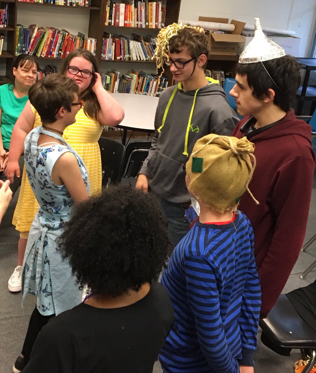 TriwayJH's tweet photo. The Musical Theatre Project came and helped Mrs Beres’ students perform The Wizard of Oz. What a fantastic performance and opportunity! #theTriwayDifference  #TakingStepsToLeadership https://t.co/5pbpxM4Fhh