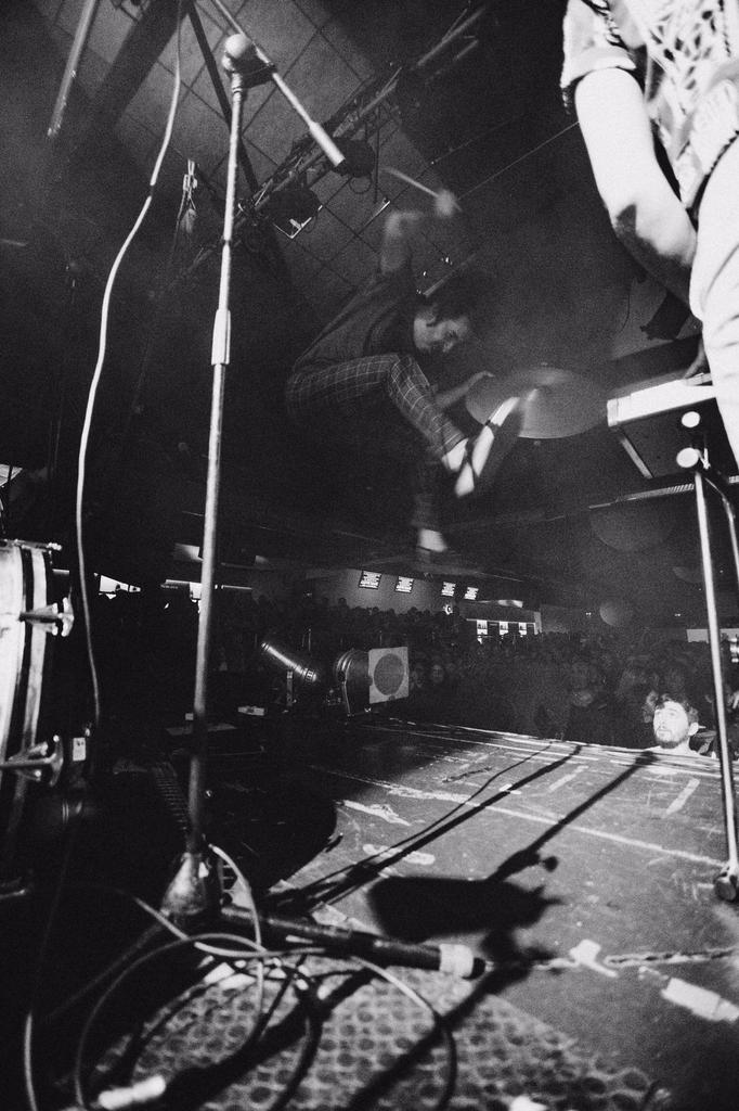 MAÑANA / 20H / Acuda Arte (Av. Médico Joan Peset, 16 Godella) / 10€ CON DOS CONSUMICIONES Y CATERING 🙈🙉🙊
Súper bolo en la exposición de Joan Verdú . VEN A RECIBIR AMOR ❤
📸: <a href="/GarayGreen/">GarayGreen</a>