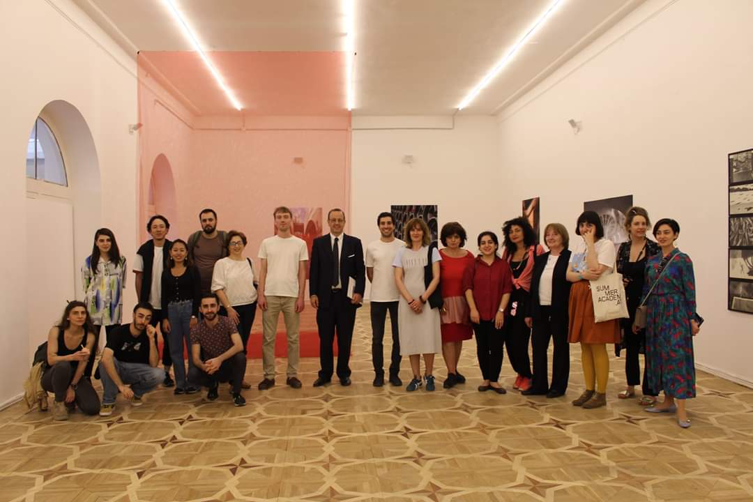 tbuccico69's tweet photo. Mostra "Through Unfamiliar" con Andrea Barzaghi,Lorenzo Pingitore, Mananiko a Tblisi per il Premio Italia - Georgia ideata dall'Istituto Garuzzo con l'ambasciatore Antonio Enrico Bartoli @ItalyinGeorgia #creativegeorgia @FondazioneCRT https://t.co/2ef2PrUWpA