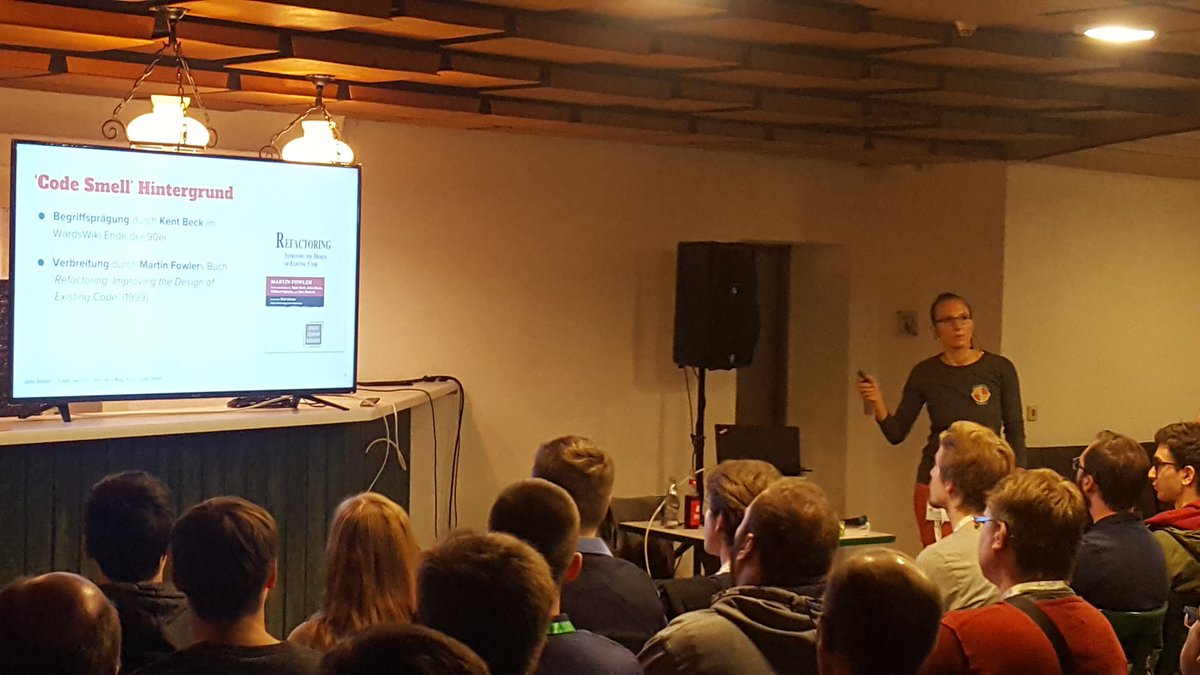 Erste Session: <a href="/ja_sie/">jasie @jasie@machteburch.social</a> über "Codegeruch" auf den #mddevdays