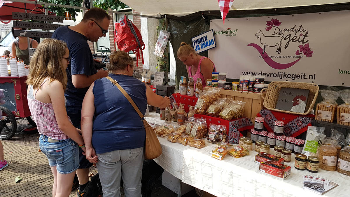 Voor het evenement BOERin op 25/7 zoeken we personen, bedrijven of organisaties die zichzelf of hun producten of diensten gerelateerd aan het boeren leven of de boeren cultuur willen presenteren. ow.ly/YY8150um0tA RT is lief

#boer #boeren #landbouw #platteland #agro