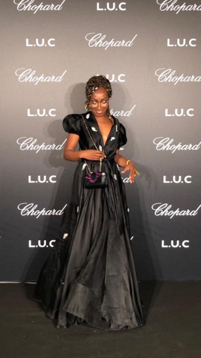 NBeausson's tweet photo. heureuse de porter le magnifique clutch de mon amie ⁦@OTINGUEMA⁩  ⁦@Chopard⁩ ⁦@martinezhotel⁩ ⁦@Festival_Cannes⁩ wearing ⁦@nedrettaciroglu⁩ ⁦@TotemFashion⁩ https://t.co/YT7JA50Wmz