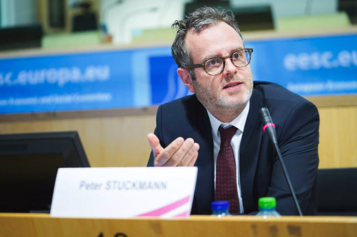 EESC_TEN's tweet photo. 🗣️Peter Stuckmann from @DSMeu points out the measures taken at EU level with the #Europeanstrategy for #5G introduction through #5G Action Plan 🇪🇺📱

👉Follow @EESC_TEN to know more! https://t.co/EcjTgAjP4j