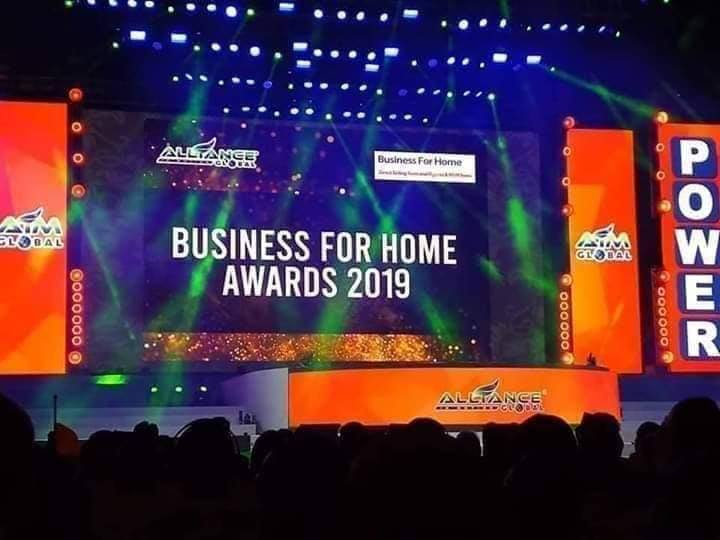 SacroMerly's tweet photo. Huge CONGRATULATIONS to AIM GLOBAL for another International awards,
 
 I am looking for People who has a big dream, positive minded, with strong determination to succeed. 
This is a life changing opportunity that u should not miss, private message me for more details😉 https://t.co/QfNkps7YJv