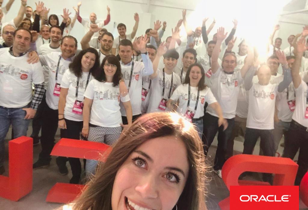 oracle_es's tweet image. ¡Ey! ¡Psss, psss!
¡Que levanten la mano todos los desarrolladores de #OCodeExploreSP!

📸😃 Selfie timeeee!

#DevOps #Istio #Kubernetes #Docker #cloud #DataOps
