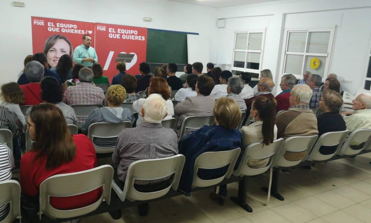 PSOEHOVERA's tweet photo. ➡Dejadez en el pueblo y las pedanías. 
➡Calles en mal estado.
➡Un centro del pueblo en condiciones nefastas. 
➡Cero propuestas para atraer empresas. 
Frente a la desidia, a la dejadez, a la falta de ideas, frente a la incapacidad y la incompetencia #FranciscaAlcaldesa. https://t.co/IotM7WF6Od