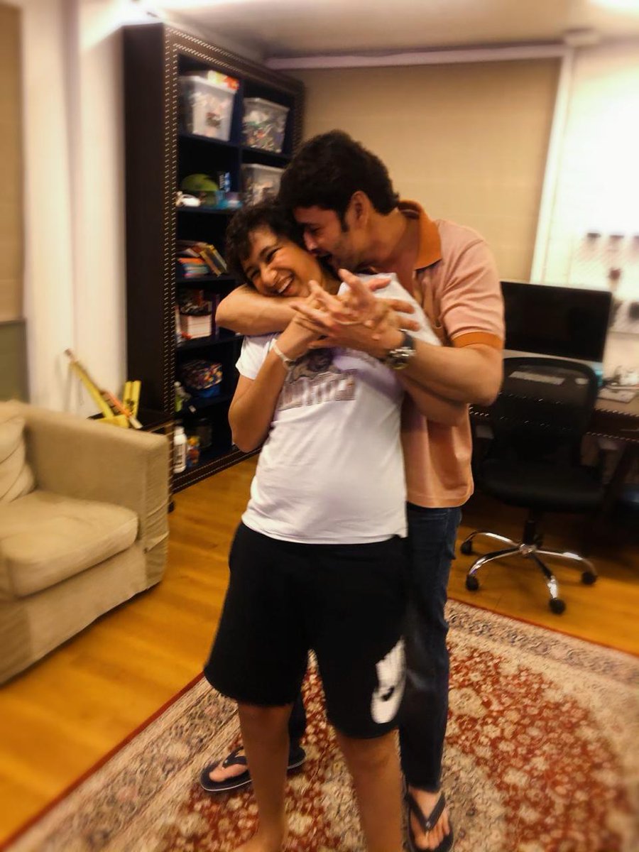 urstrulyMahesh's tweet photo. Happiness
#CelebratingMaharshi ♥♥♥ https://t.co/Z5ZcwL2Yuf