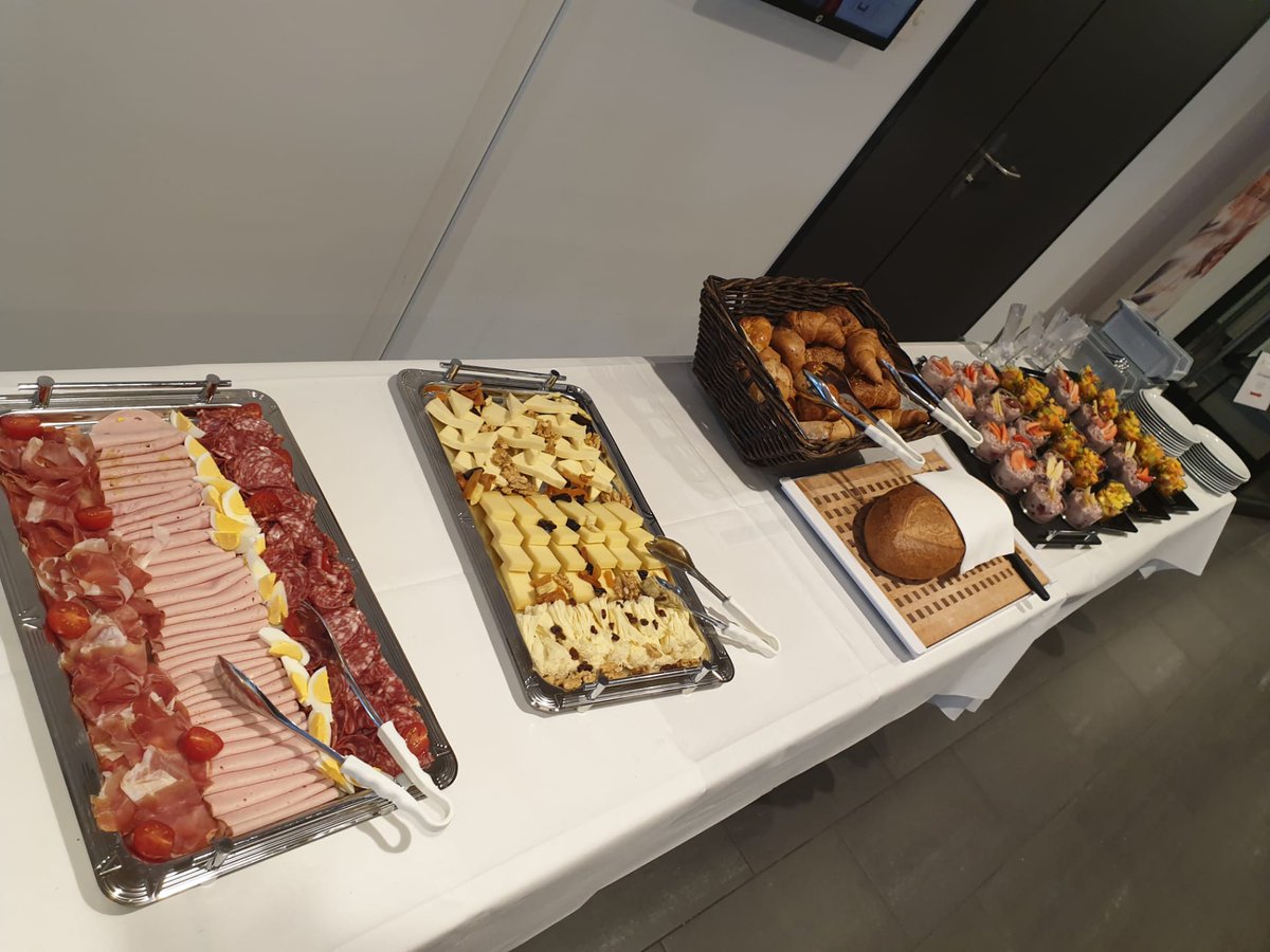 Noser_Eng's tweet image. Kurze Verschnaufpause und feines Frühstück ☕️🍪🥐
#TimeForCoffee #DigitalBreakfast #NETI19 #CoffeeTime