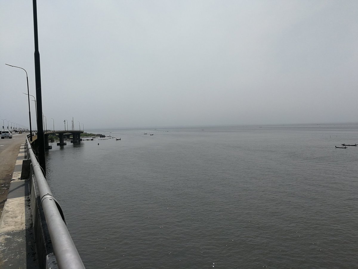 abbyrado's tweet image. #3rdMB in #Lagos on a #saturday can be peaceful.
Never mind that tiny gathering of liquid.
It's all part of the photo effect
📸: @abbyrado