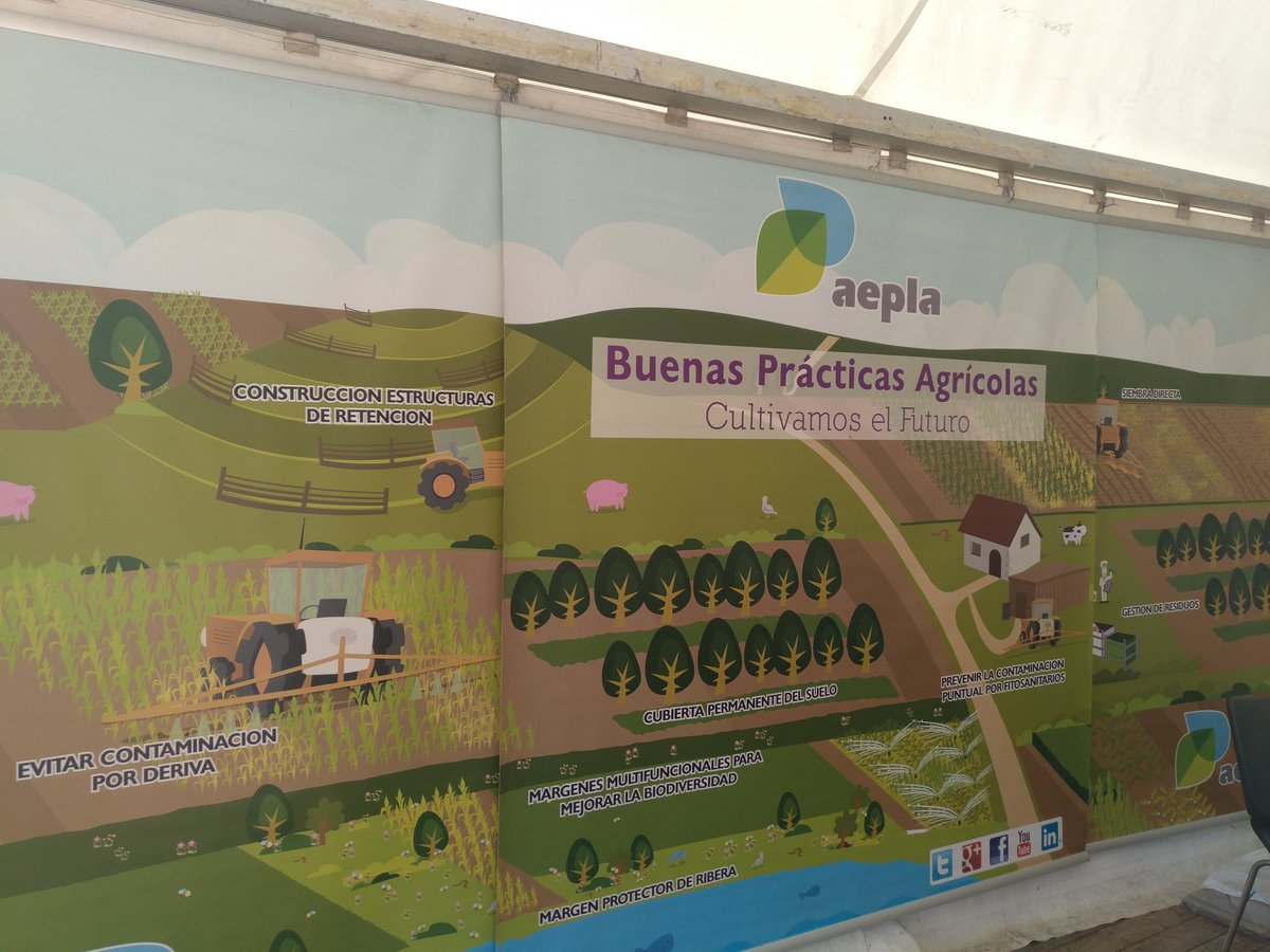 Julioromvaz's tweet photo. Nuevo día en @DEMOAGRO. Continuamos en el stand de @aepla_asoc mostrando #buenaspracticas para la protección de las aguas. #escorrentia #erosion #drenaje #lixiviacion #ProyectoTOPPS #toppswater.
@ETSIAMCordoba @AEACSV https://t.co/LrplCfDi8B