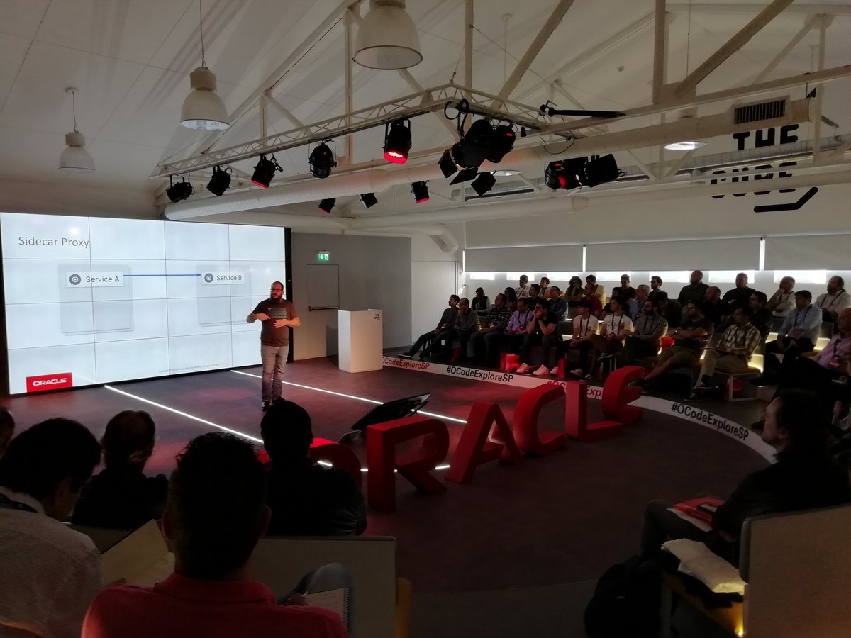 Paula_lop20's tweet image. A tope hoy con @jlb13 en #OCodeExploreSP últimas tendencias en DevOps, Kubernetes, microservicios, etc.