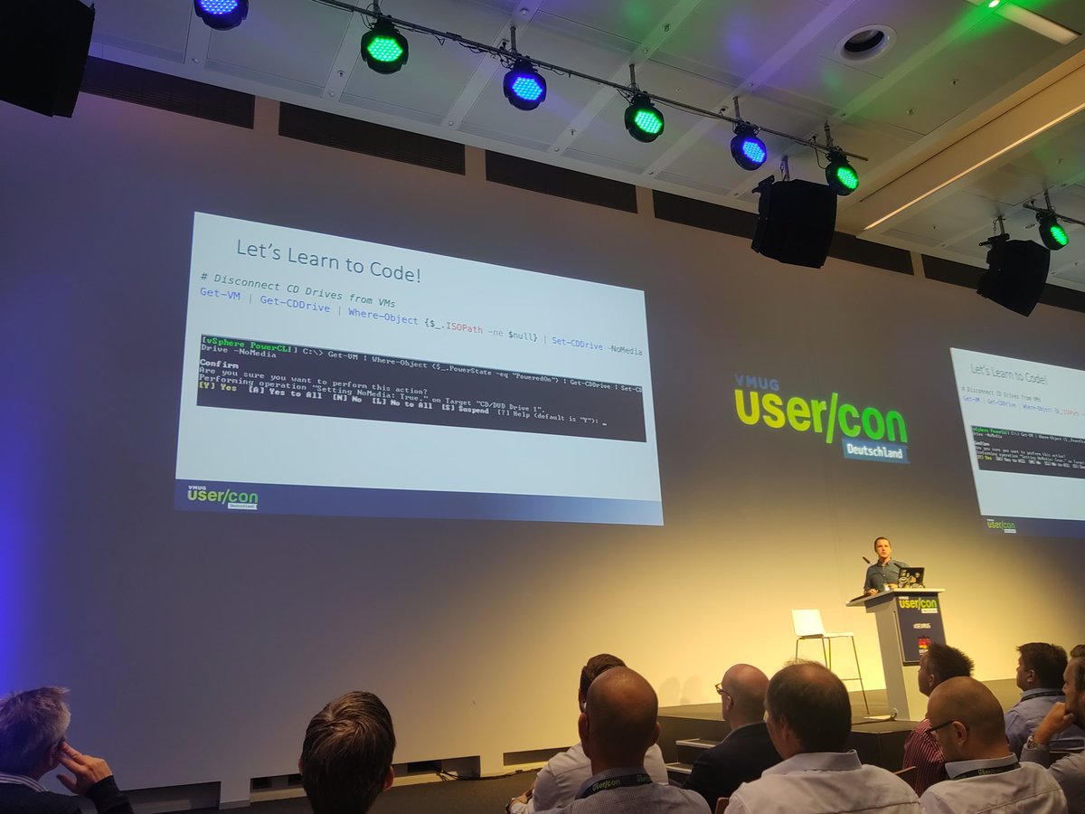 itsTHOMASera's tweet image. On stage, #devmug, @vBrianGraf to much code, my mouse is bored! ;-)