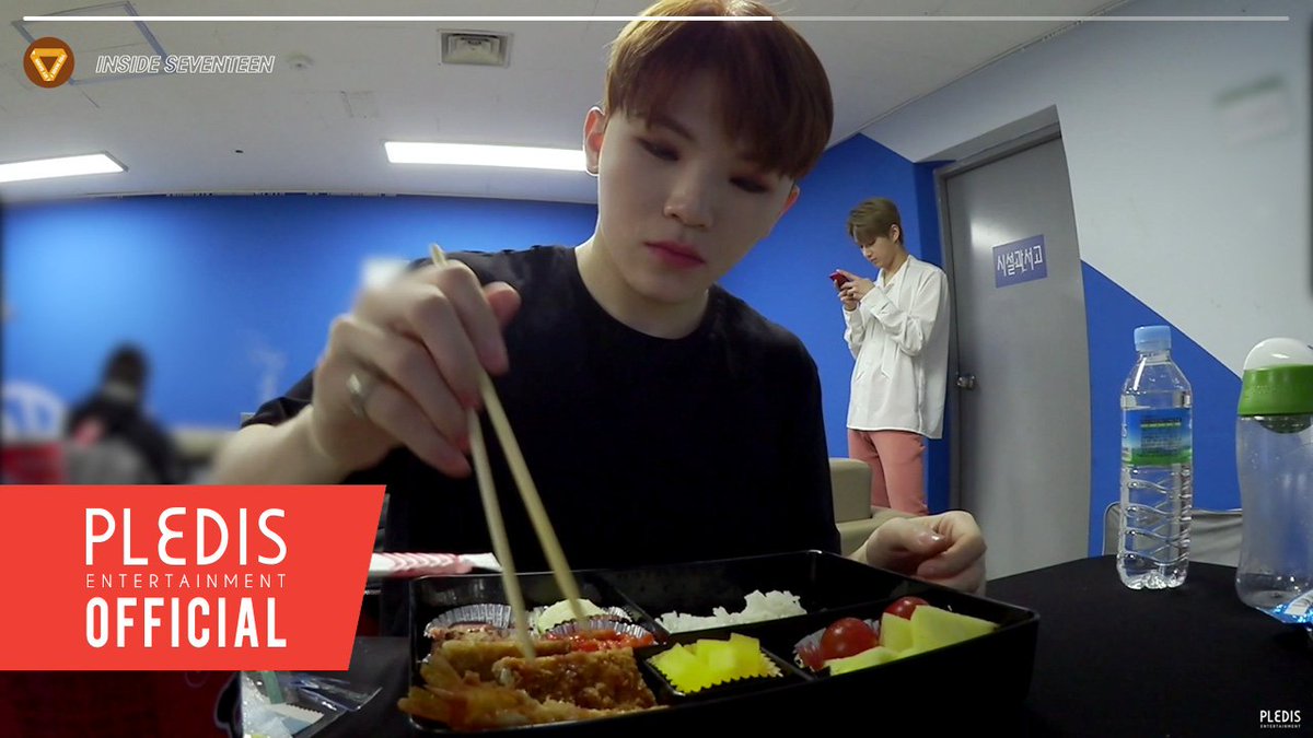 pledis_17's tweet photo. [INSIDE SEVENTEEN] 우지의 도시락 먹방🍚

▶https://t.co/0aYUBJlI3q

#우지 #WOOZI
#세븐틴 #SEVENTEEN 
#인사이드_세븐틴 #INSIDE_SVT https://t.co/wj1wCZGZvL